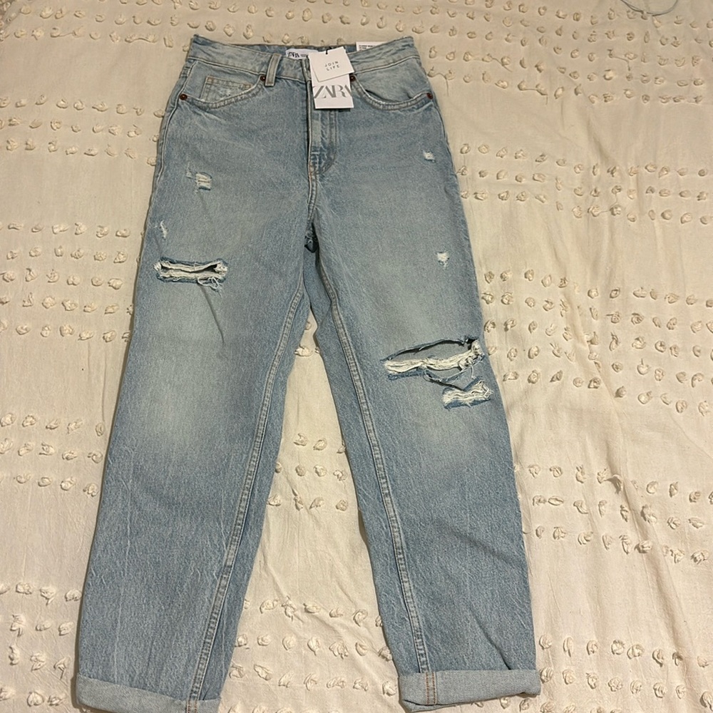 Zara “Classic Mom Fit” jeans size 34/2